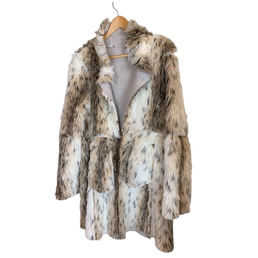 True Grit Women's Faux Fur Trimmed Coat - Picture 8 of 10